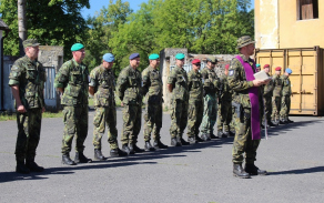 5-zalm-s-modlitbou-kaplana-jednotky-za-padle-ceske-vojaky-v-afghanistanu_2.jpg
