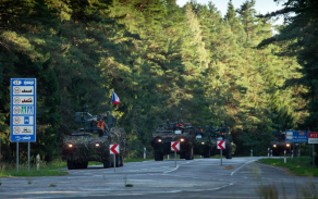 uz-militrajm-mcbm-namejs-2018-ierodas-ehijas-militr-tehnika_30344295758_o.jpg